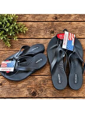Okabashi Women's Black and Navy Flipflop
